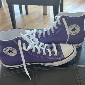 EUC only worn a couple of times!
Converse All Star Purple High-Tops